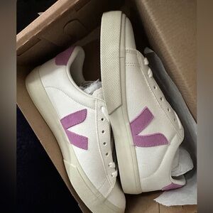SOLD NWT Veja Campo